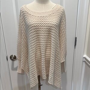 Cream Knit Women's Sweater size S/M, never worn.